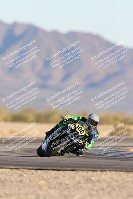 media/Dec-07-2025-CVMA (Sun) [[3e7d2de5dc]]/Race 17-Amateur Formula Middleweight/